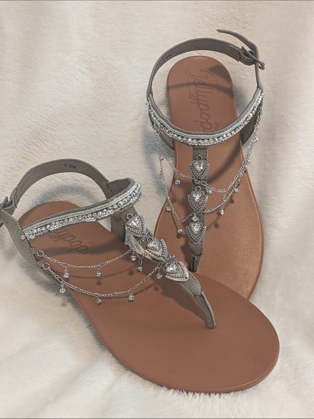 Jellypop Embellished Grey Distressed T-Strap Women's Sandals